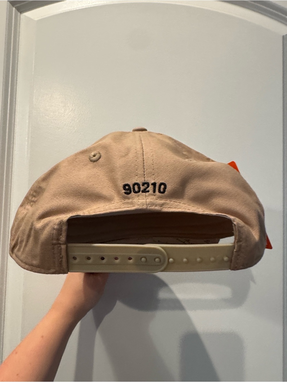 NWT! The Beverly Hills Hotel Crest Puka lightweight cotton tan baseball cap - Picture 5 of 10